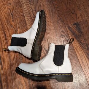 Dr. Marten white Chelsea boots - 2976